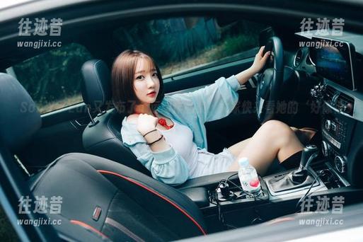 Son Ye Eun又发布了个运动作品集，大家快来看她的‘好像很拼’？